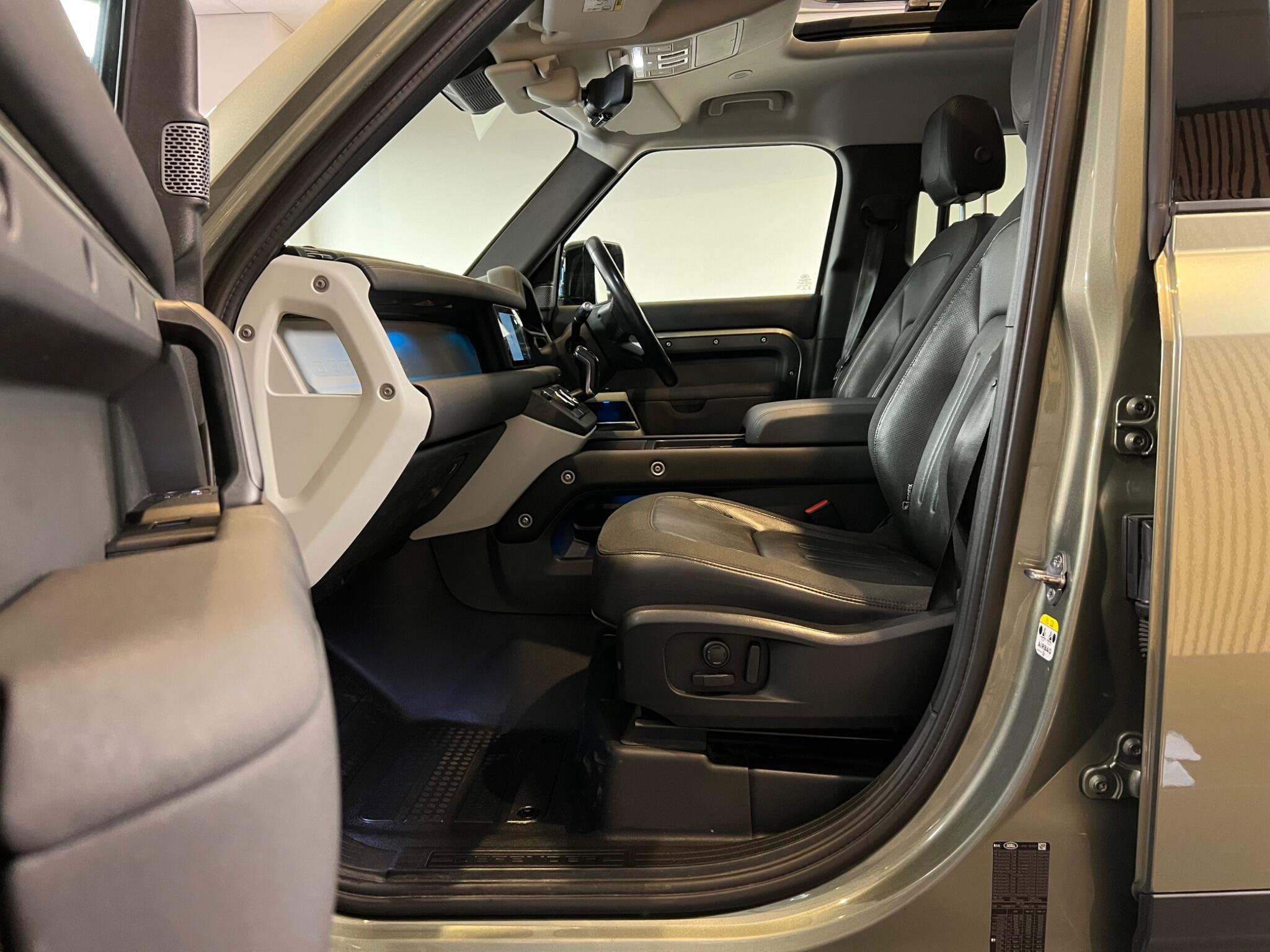 Land Rover Defender 110